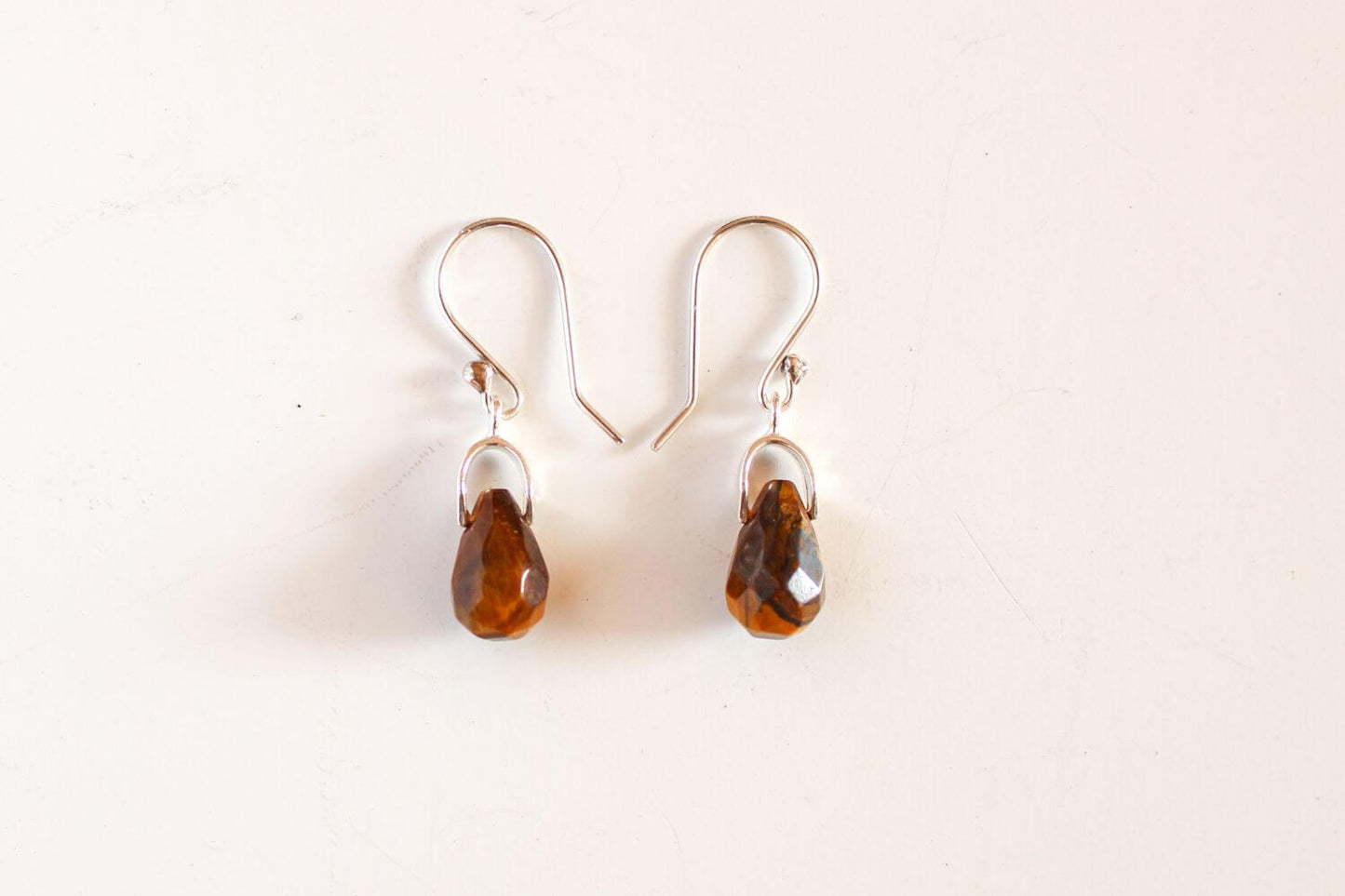 Aros gota de ojo de tigre facetado - Plata 950 y piedra natural