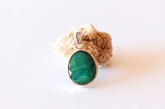 Colgante Raíz de Esmeralda